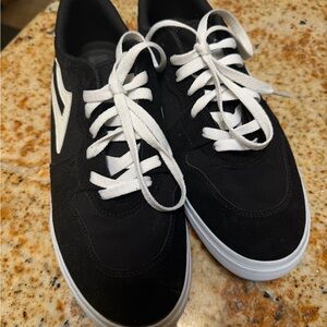 Classic Black and White Men's Sneakers